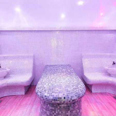 Chic With And Gym 4*