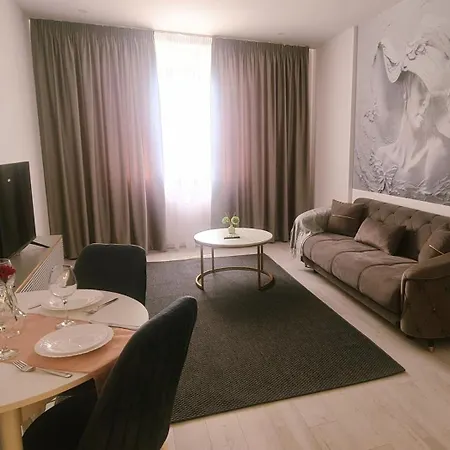 Chic With And Gym 4* Bukareszt