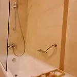 Chic With And Gym 4* Bucharest