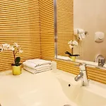 Chic With And Gym Bucharest