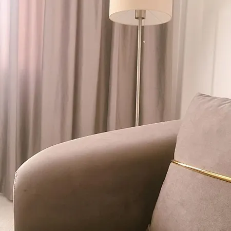 Апарт-отель Chic With And Gym