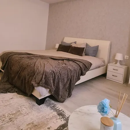 Апарт-отель Chic With And Gym 4*