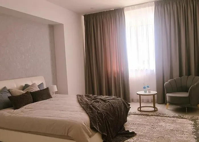 Chic With And Gym Апарт-готель 4*